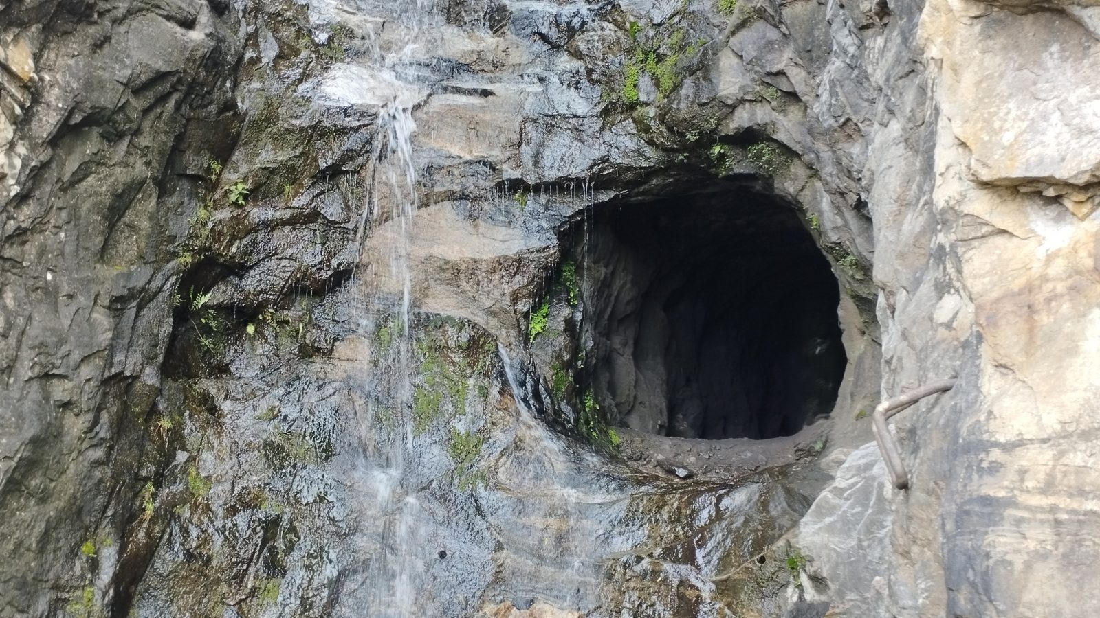 Meeyan Ella Waterfall