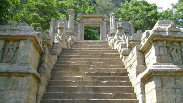 Yapahuwa Rock Fortress: Climb to the Past