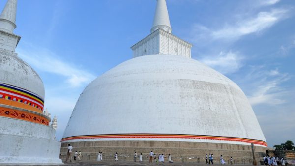 Ruwanwelisaya Stupa : The White Pearl of Anuradhapura